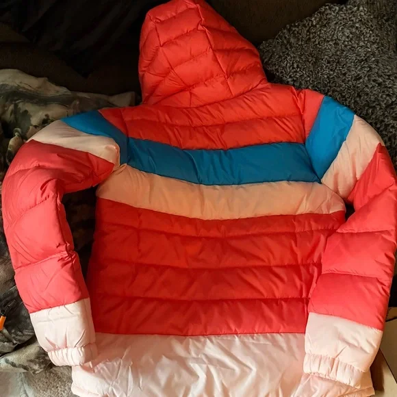 Columbia Youth Large Puffer Coat NWT pink and blue Responsible Down Filled - Picture 3 of 4